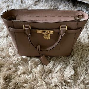 Michael Kors Hamilton Satchel in Pink